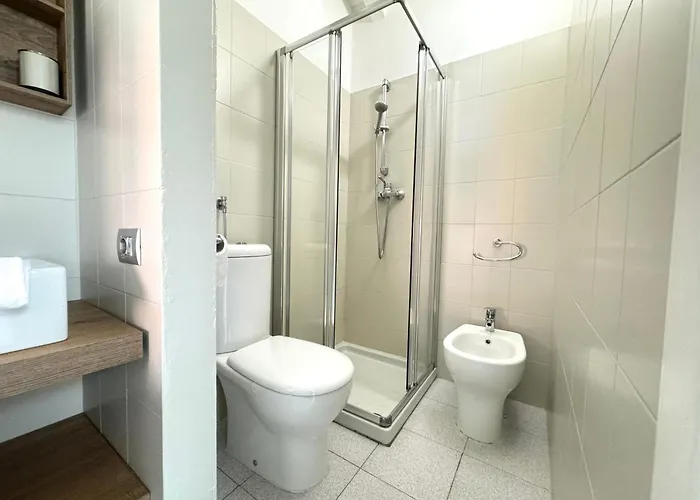 Iris 2 Di Apartman Dongo